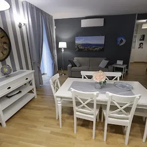 Happy House 31 איטליה